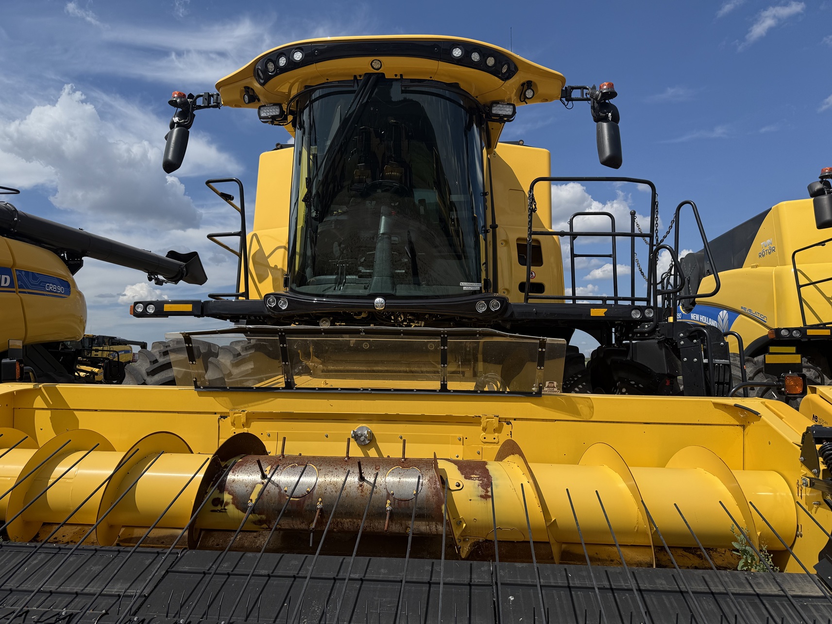 2022 New Holland CR8.90Z Combine