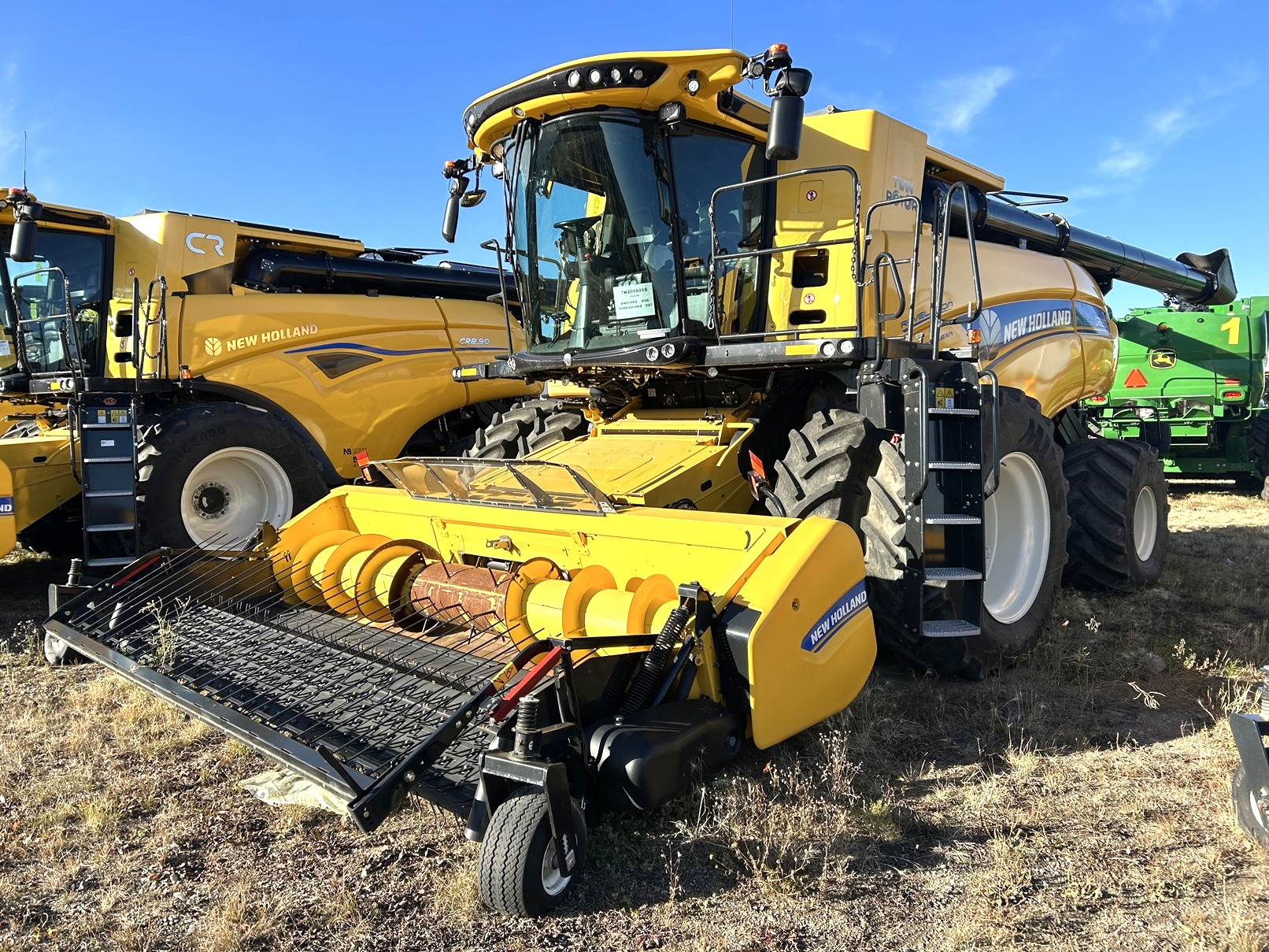 2022 New Holland CR8.90Z Combine
