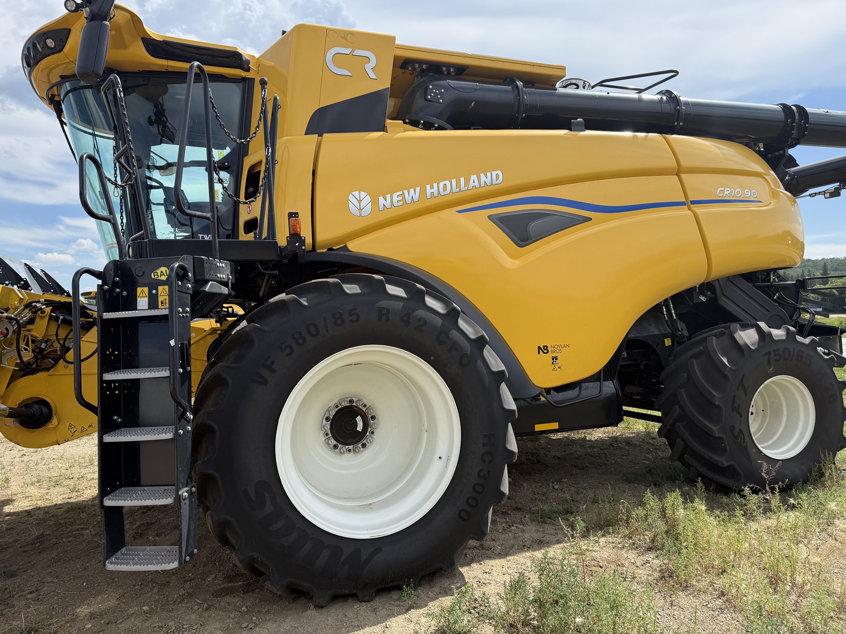 2024 New Holland CR10.90Z Combine