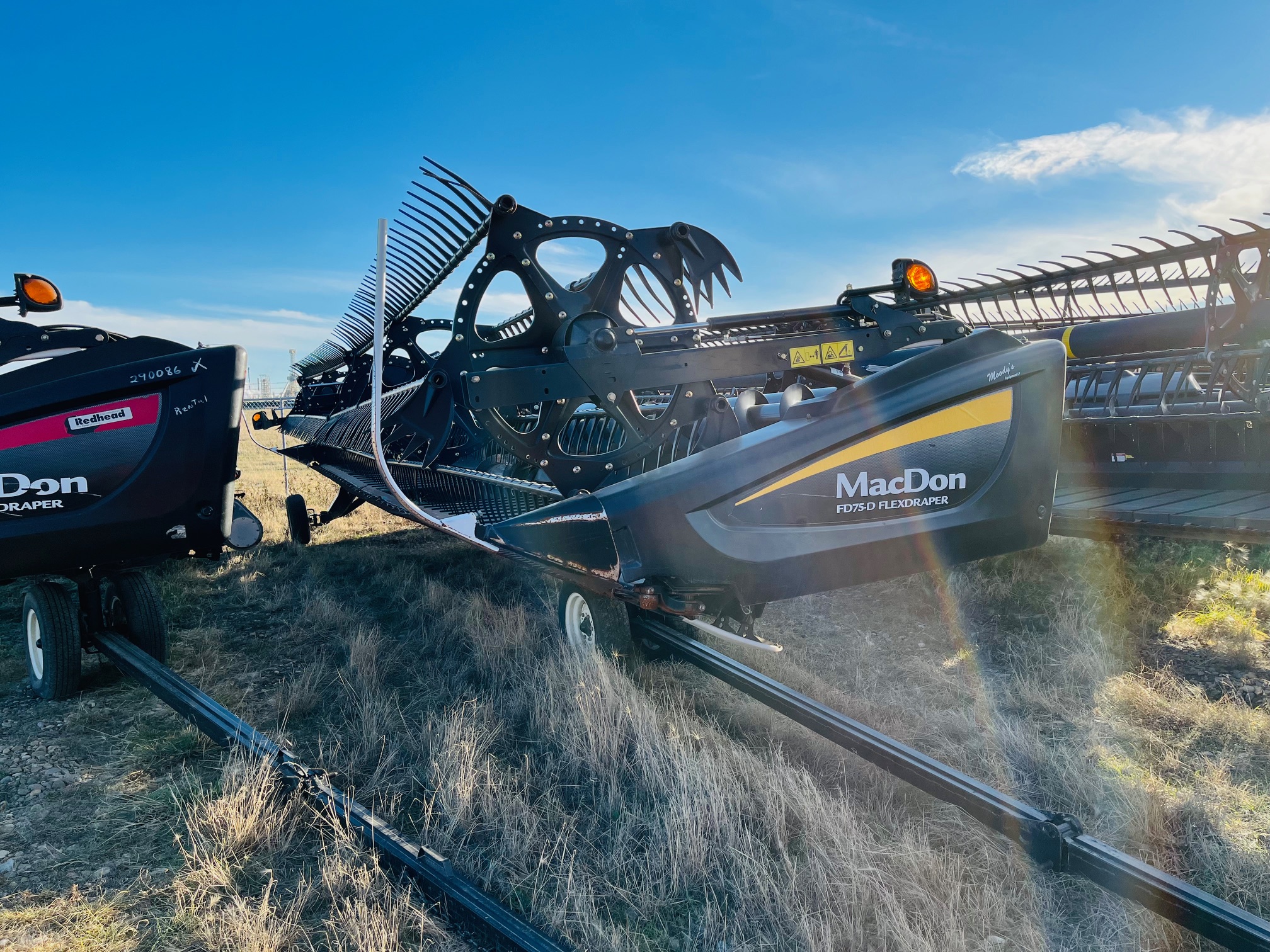 2016 MacDon FD75-40 Header Combine