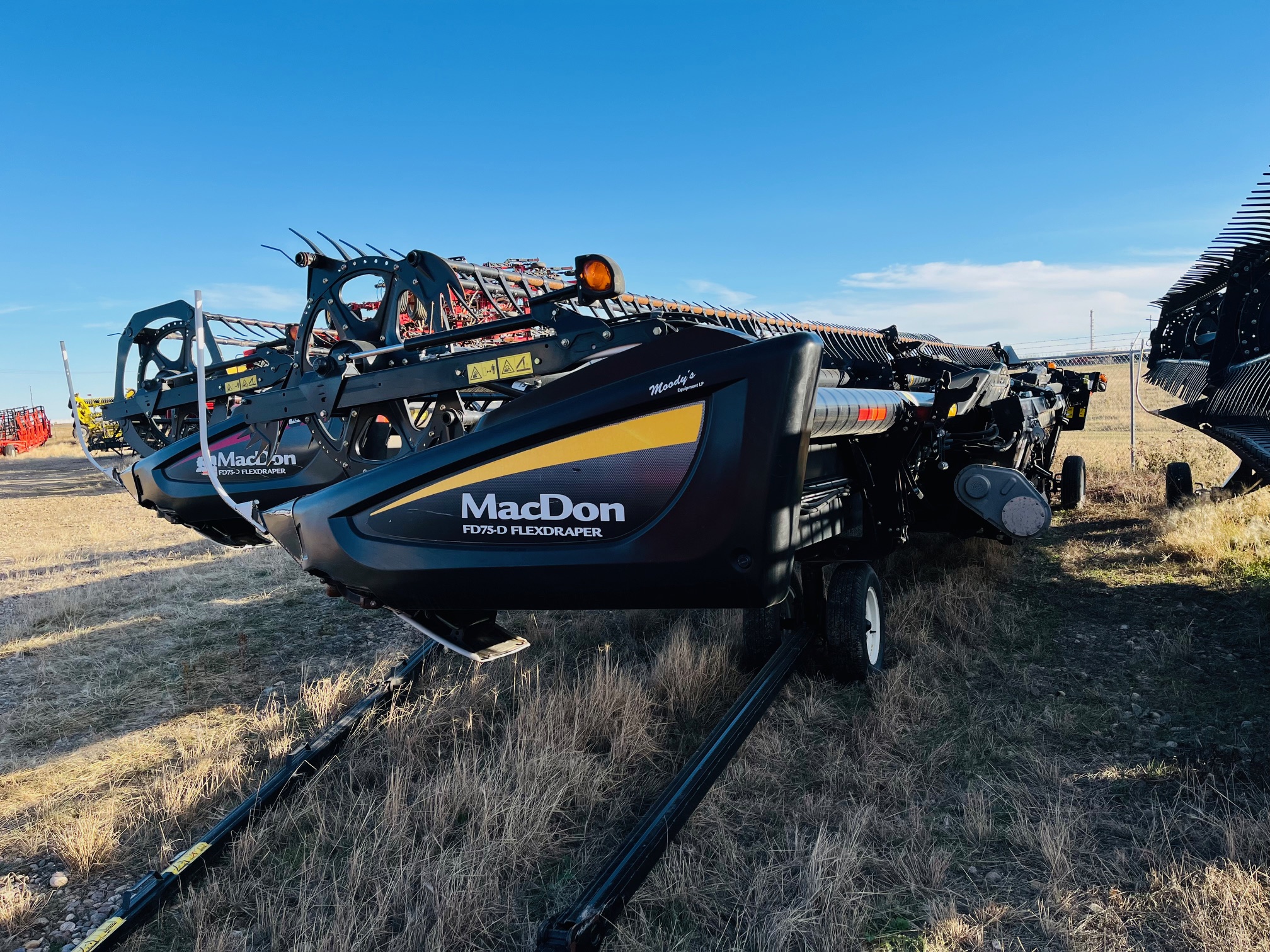 2016 MacDon FD75-40 Header Combine