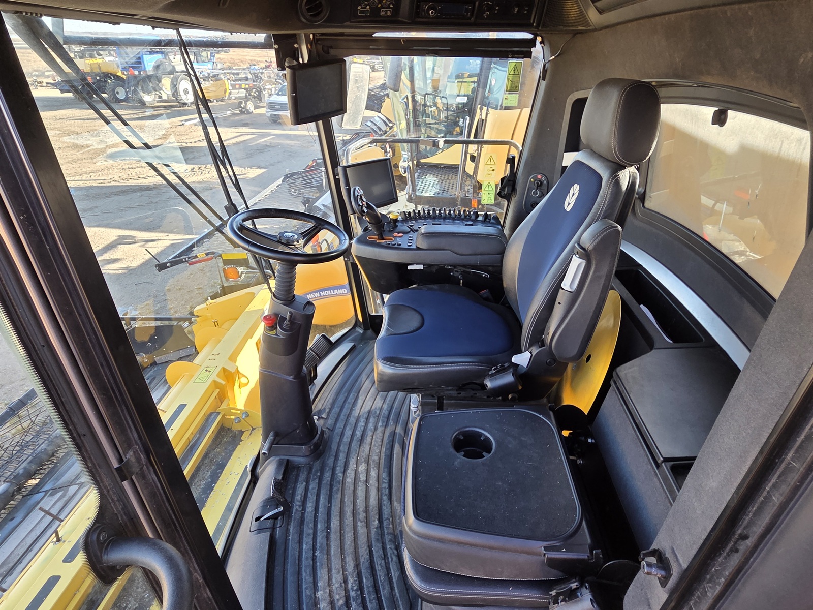 2020 New Holland CX8.90Z Combine