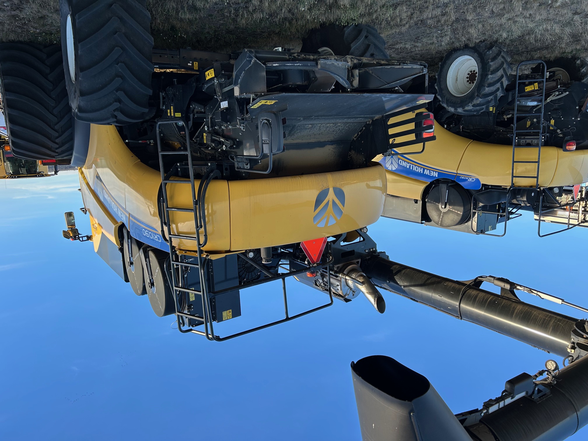 2023 New Holland CR10.90Z Combine