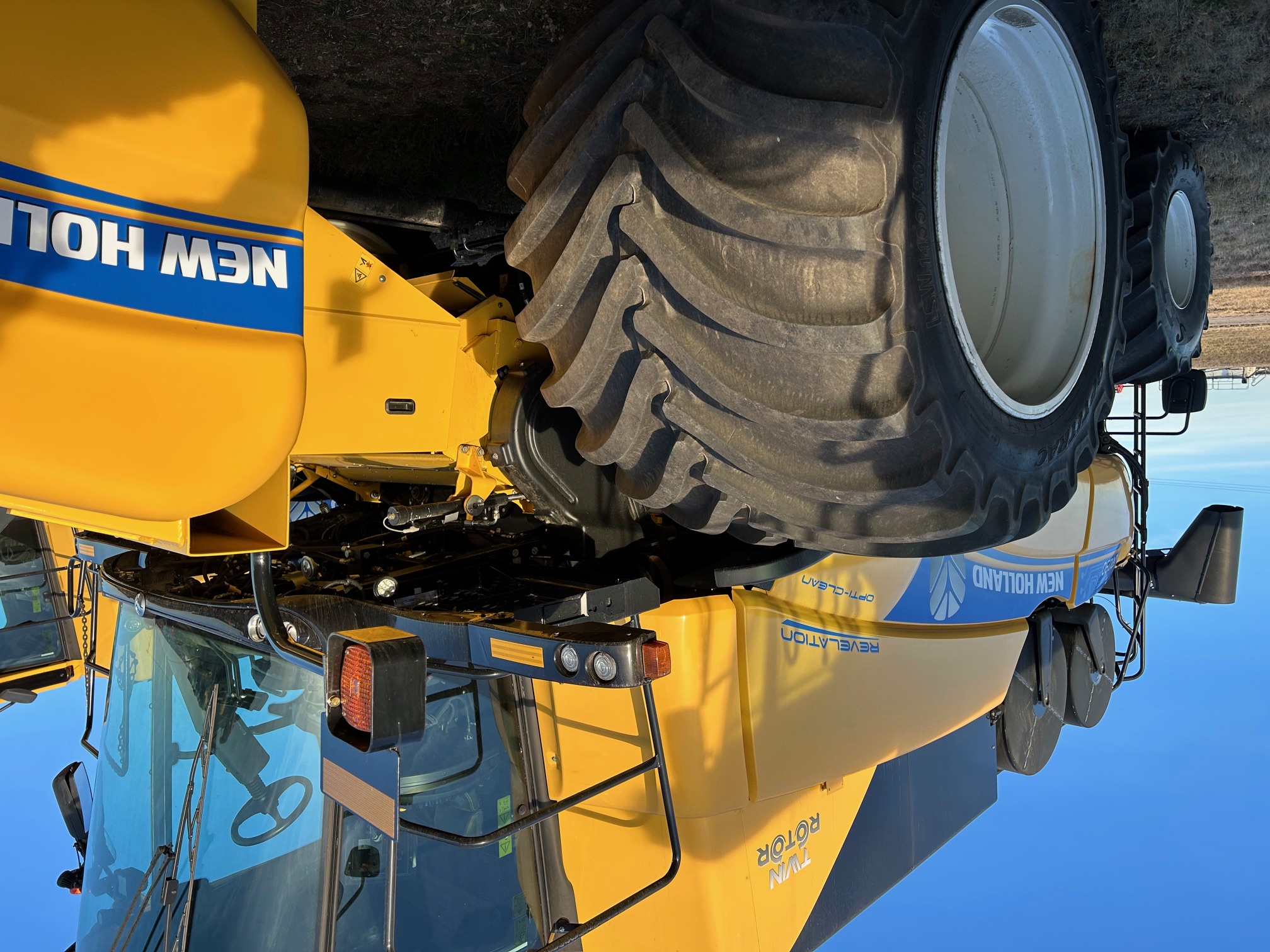 2023 New Holland CR10.90Z Combine