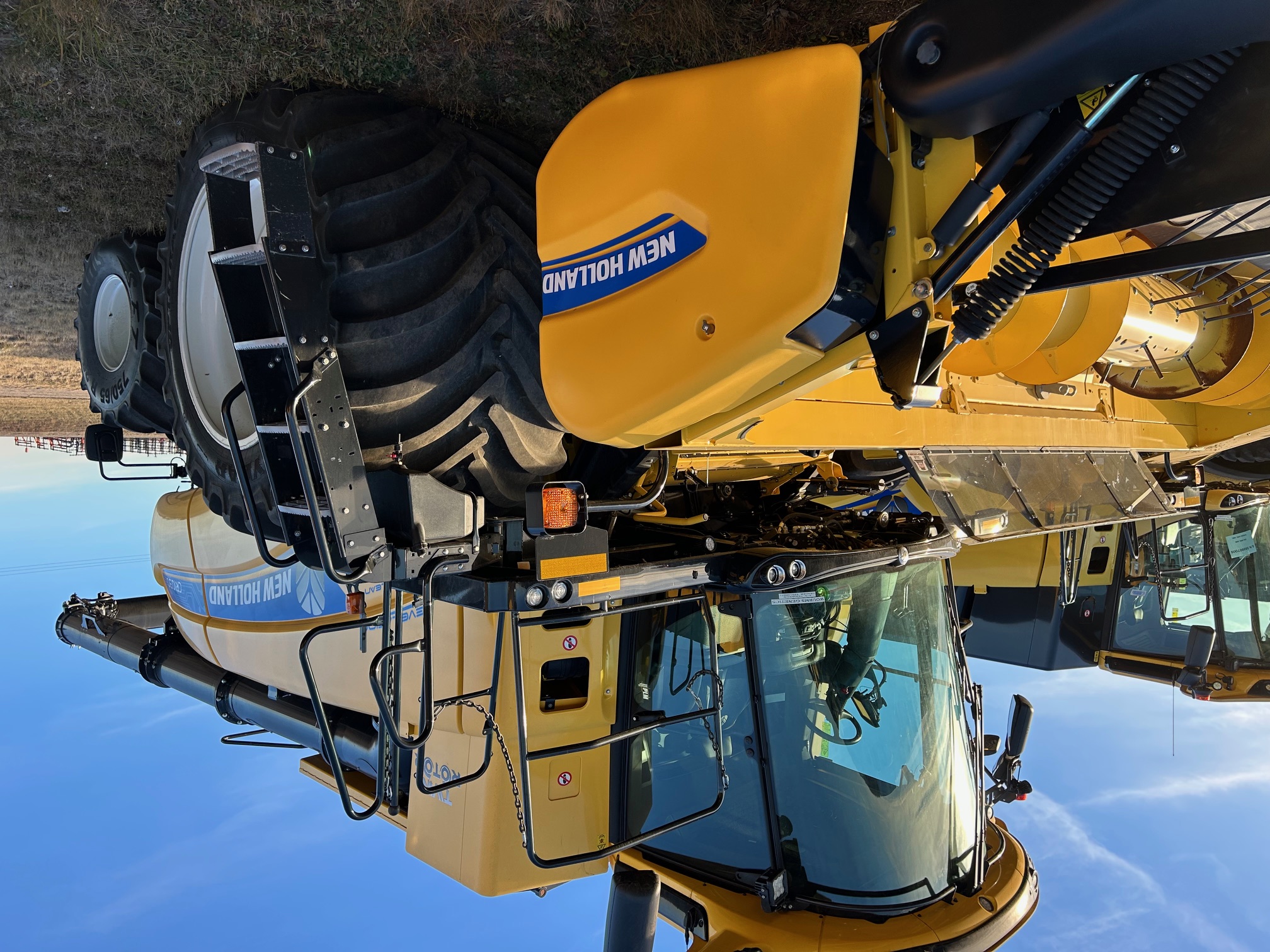 2023 New Holland CR10.90Z Combine