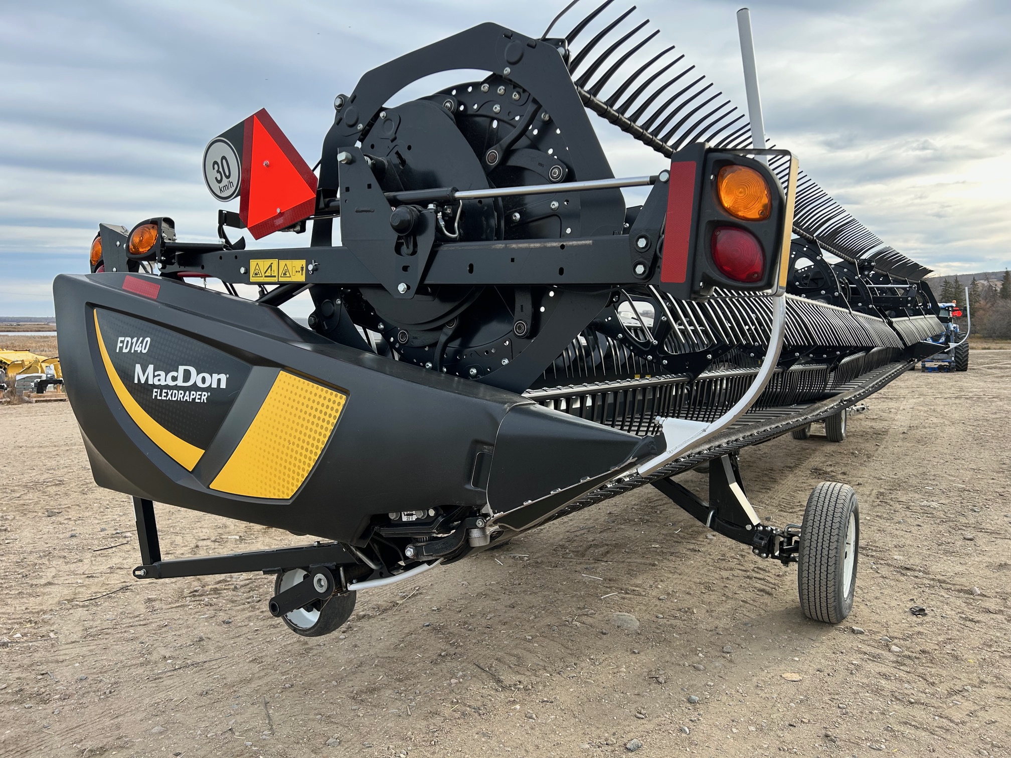 2021 MacDon FD140DG-DK Header Combine