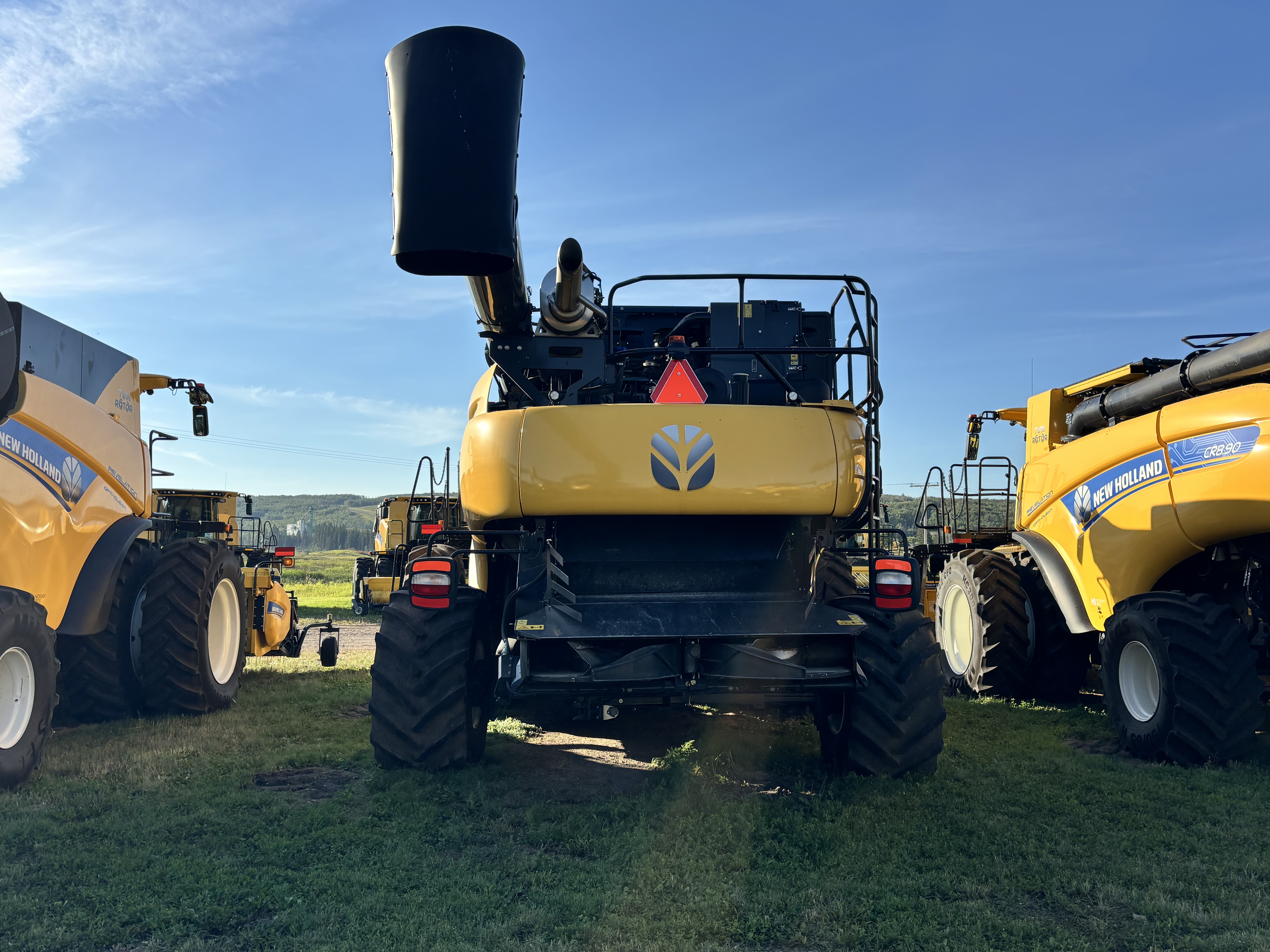 2023 New Holland CR8.90Z Combine