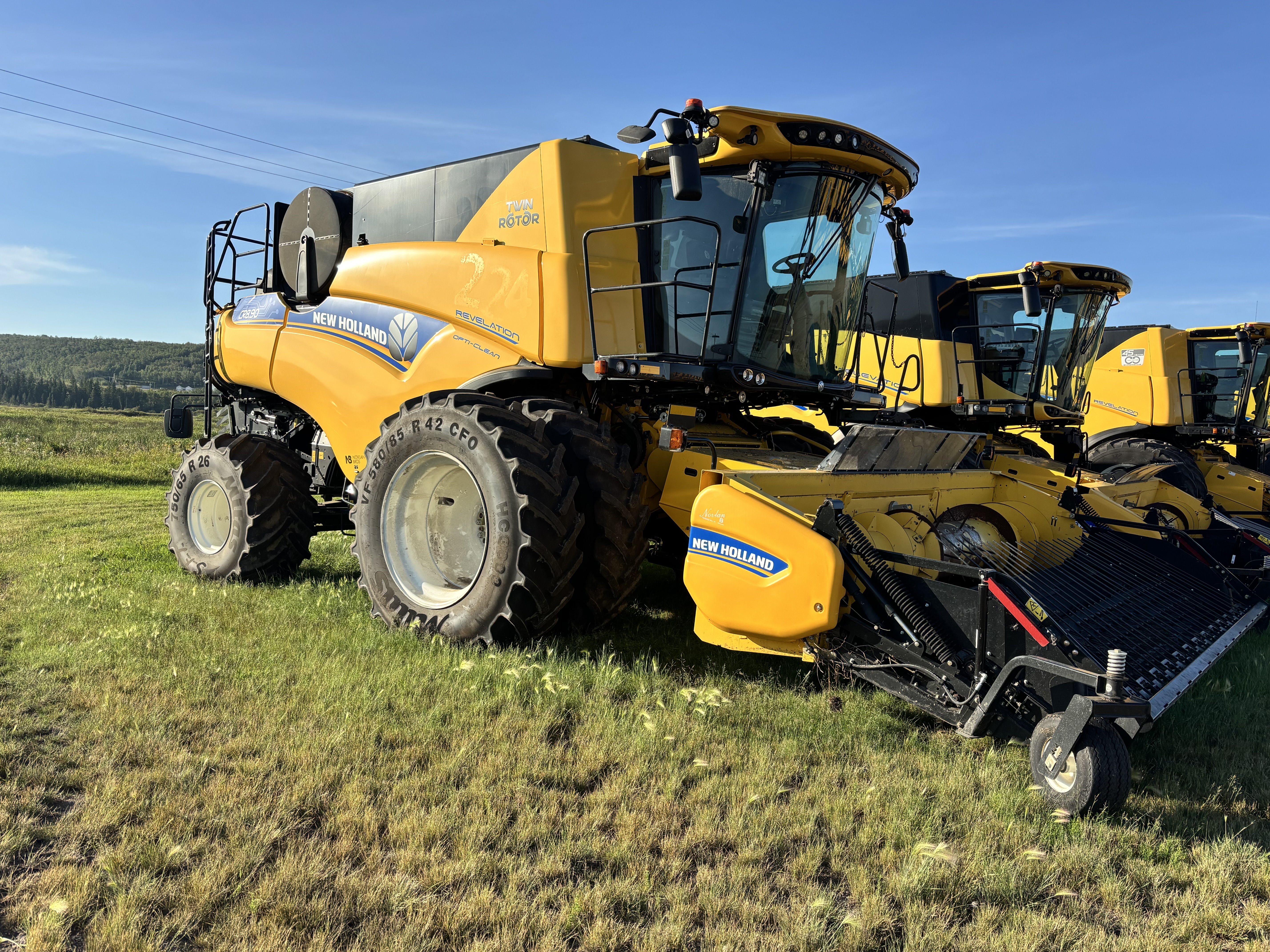 2023 New Holland CR8.90Z Combine