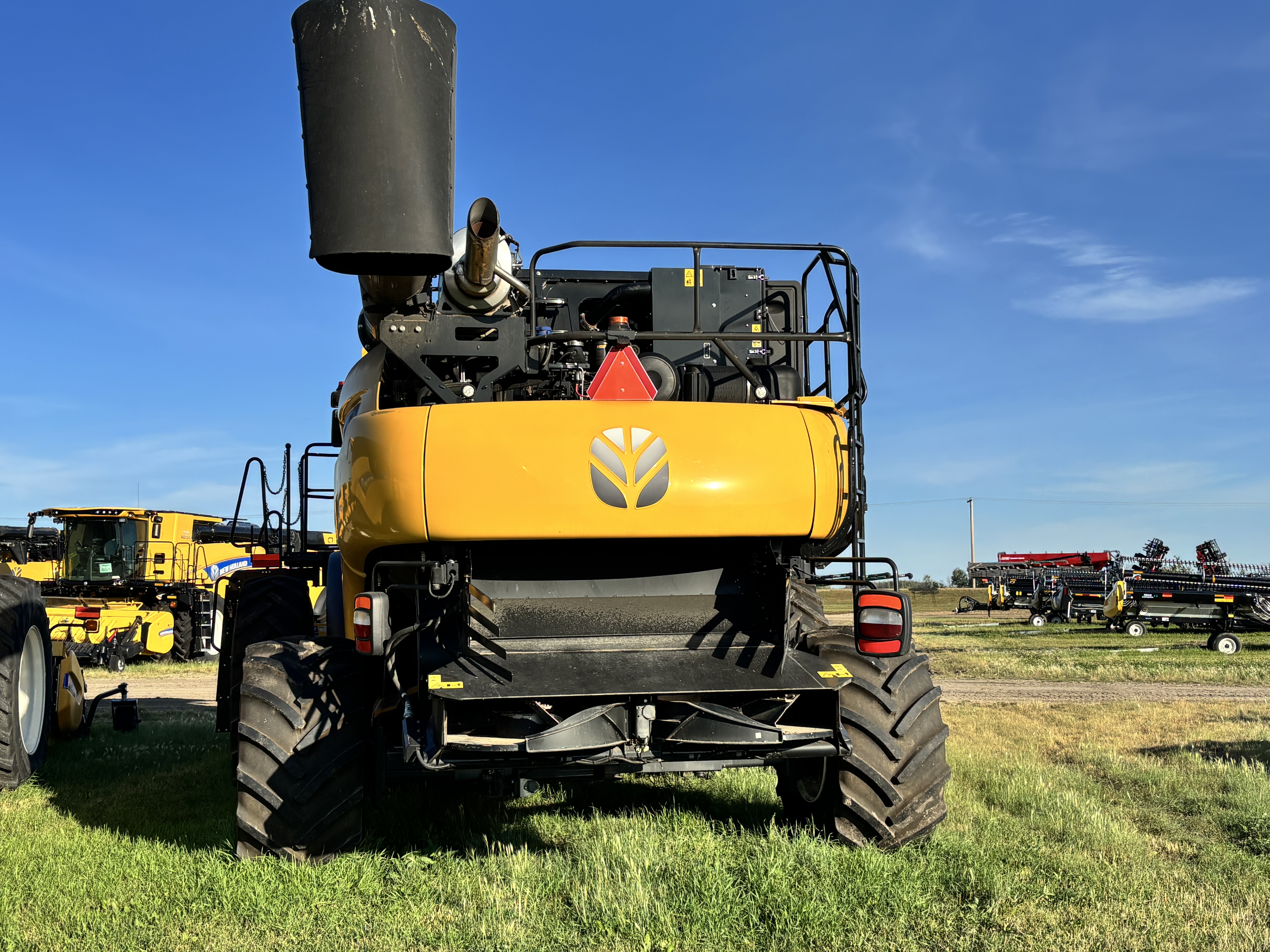 2023 New Holland CR8.90Z Combine