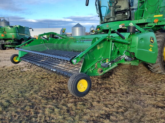 2016 John Deere 615P Header Combine