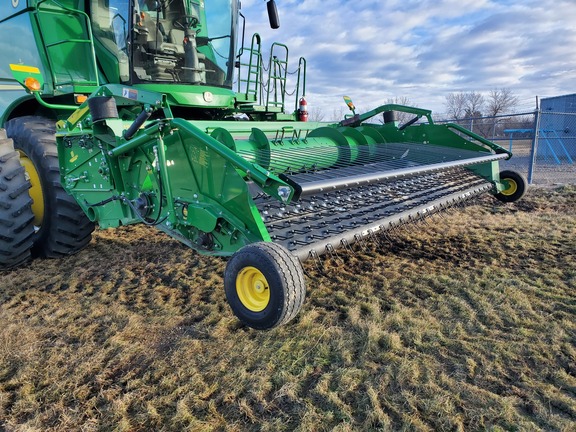 2016 John Deere 615P Header Combine