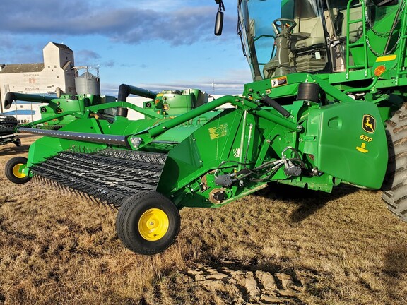 2016 John Deere 615P Header Combine