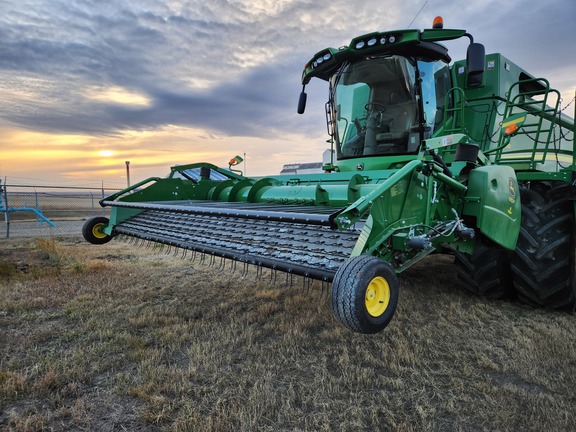 2019 John Deere 615P Header Combine