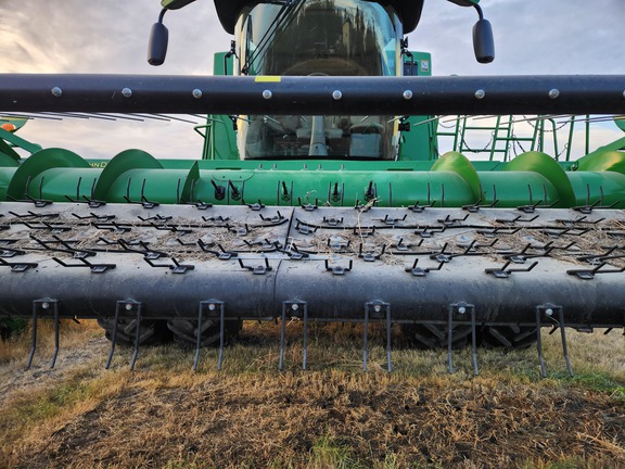 2018 John Deere 615P Header Combine