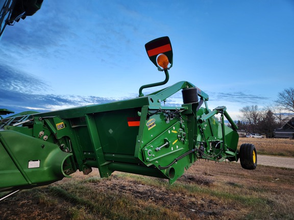 2018 John Deere 615P Header Combine