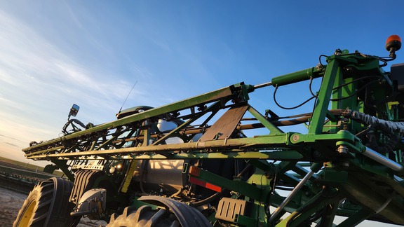 2016 John Deere R4038 Sprayer/High Clearance