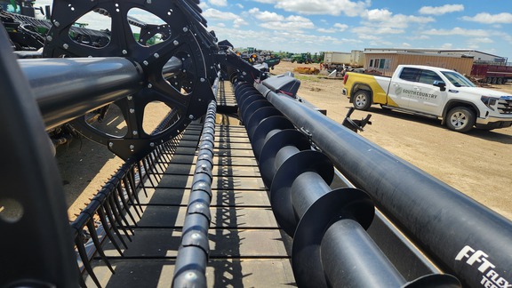 2019 MacDon FD1 40 Header Combine