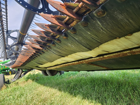 2017 MacDon FD75 Header Combine