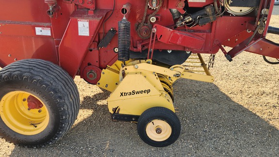 2009 New Holland BR7090 Baler/Round