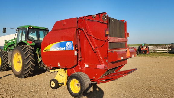 2009 New Holland BR7090 Baler/Round