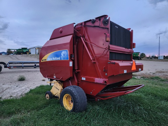 2009 New Holland BR7090 Baler/Round