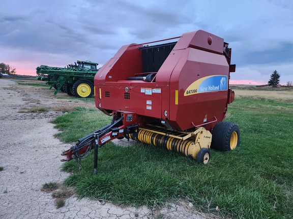 2009 New Holland BR7090 Baler/Round