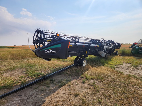 2017 MacDon FD75 Header Combine