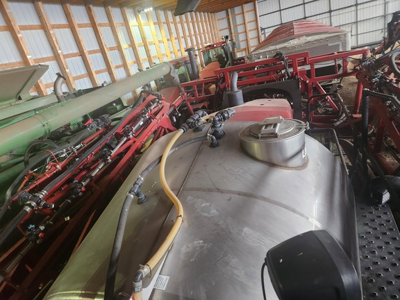 2011 Case IH 3330 Sprayer/High Clearance