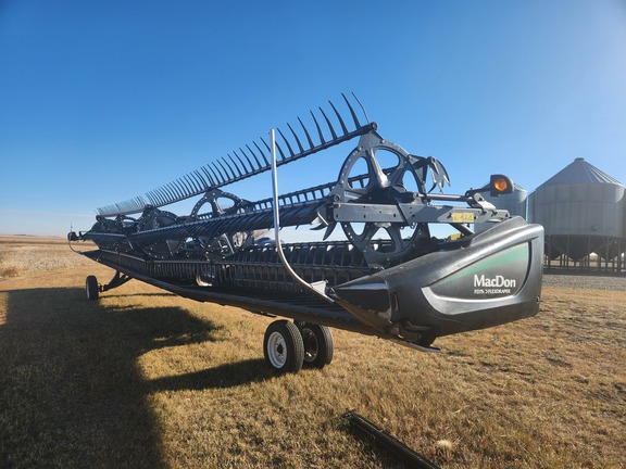 2016 MacDon FD75 D Header Combine