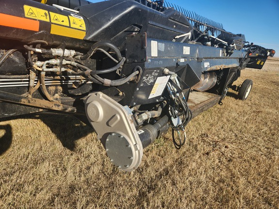 2016 MacDon FD75 D Header Combine