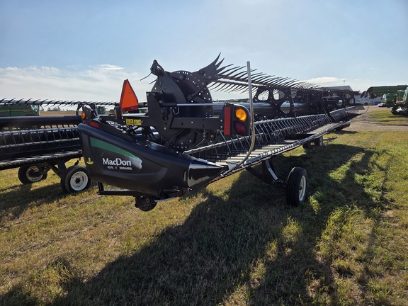 2017 MacDon FD75-40 Header Combine