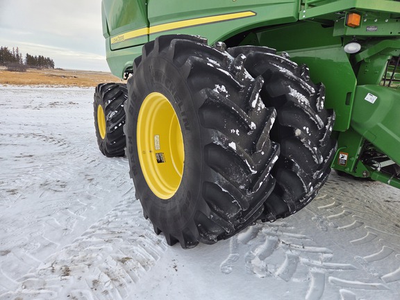 2015 John Deere S680 Combine