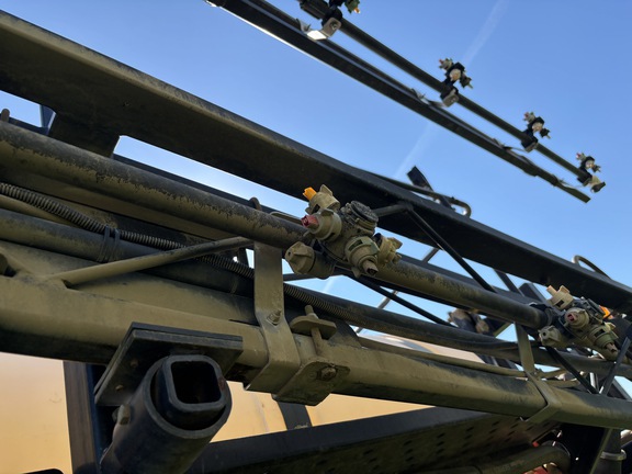 2008 Apache AS1010 Sprayer/High Clearance