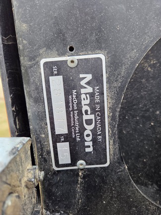 2015 MacDon FD75 Header Combine