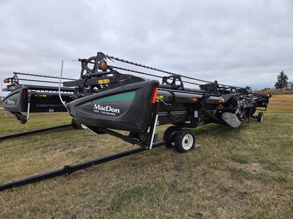 2015 MacDon FD75 Header Combine