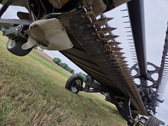 2015 MacDon FD75 Header Combine