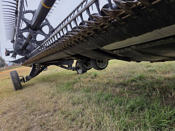 2015 MacDon FD75 Header Combine