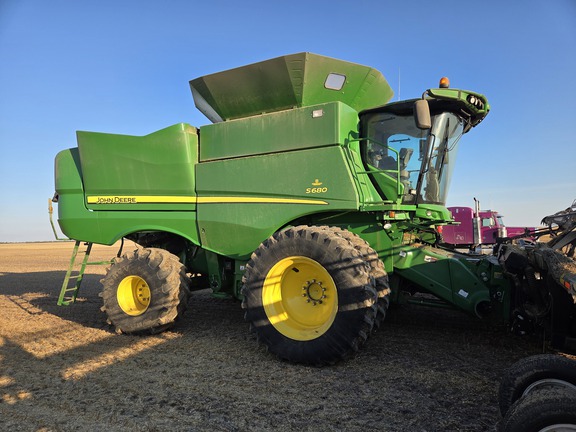 2014 John Deere S680 Combine