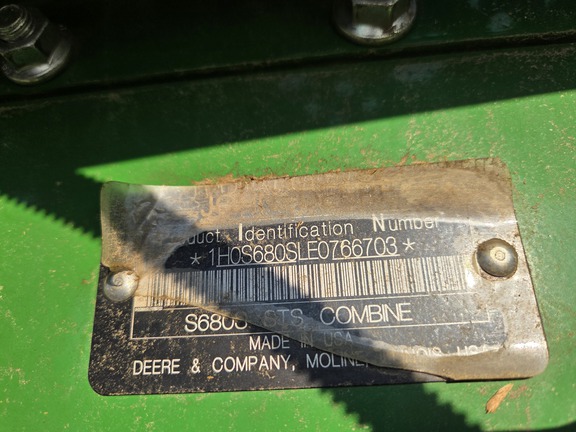 2014 John Deere S680 Combine