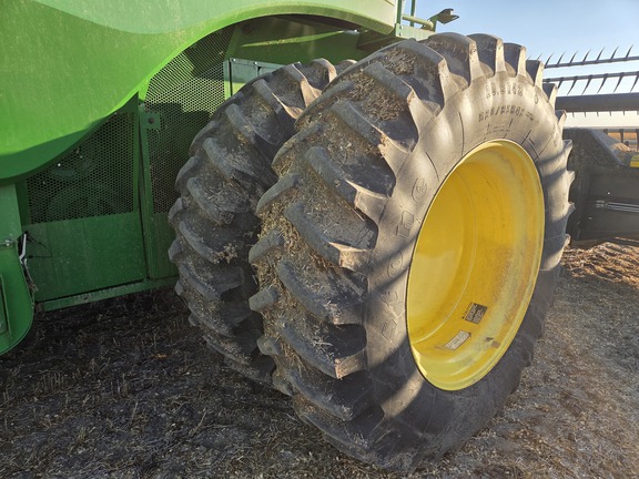 2014 John Deere S680 Combine