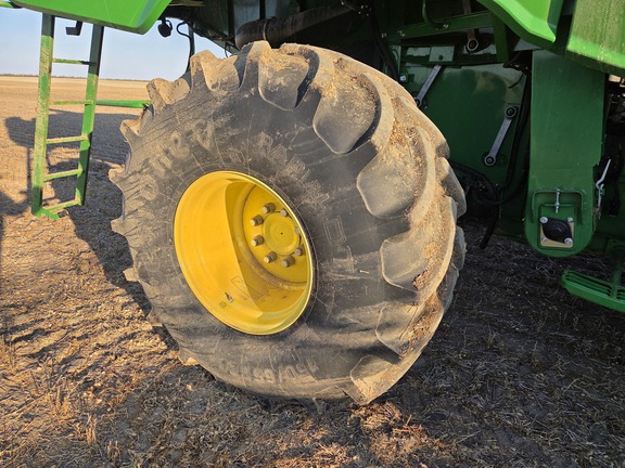 2014 John Deere S680 Combine