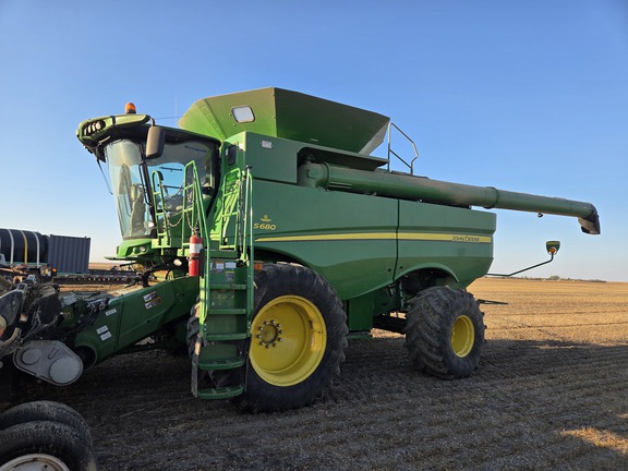 2014 John Deere S680 Combine