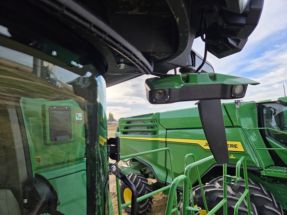 2025 John Deere S7 800 Combine