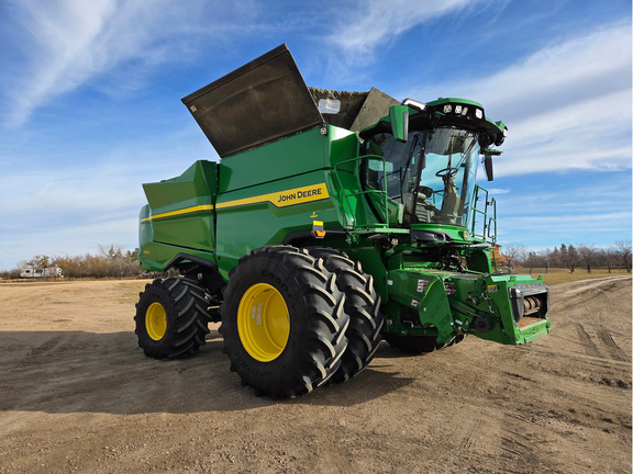 2025 John Deere S7 800 Combine
