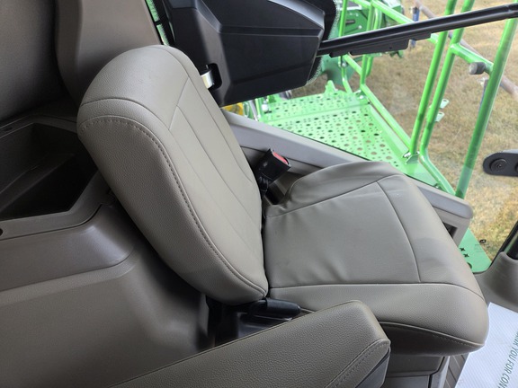 2025 John Deere S7 800 Combine