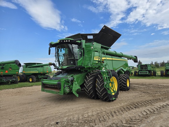 2024 John Deere X9 1000 Combine