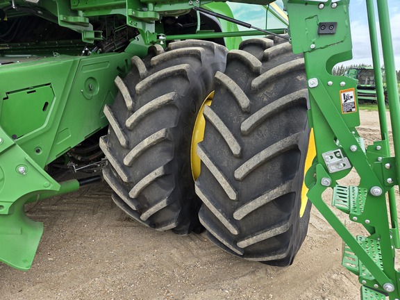 2024 John Deere X9 1000 Combine