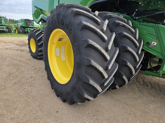 2024 John Deere X9 1000 Combine