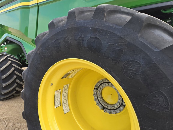 2024 John Deere X9 1000 Combine