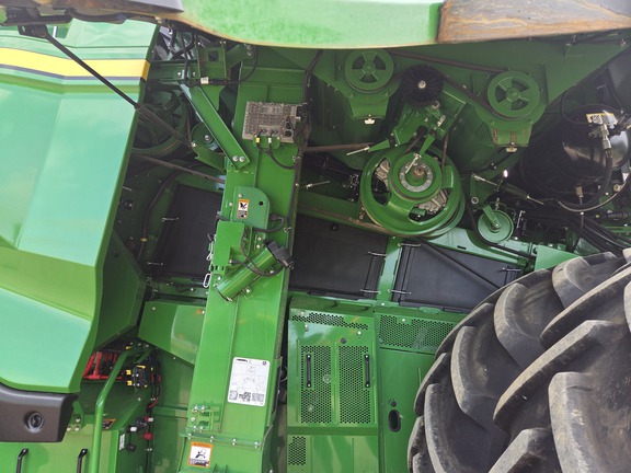 2024 John Deere X9 1000 Combine